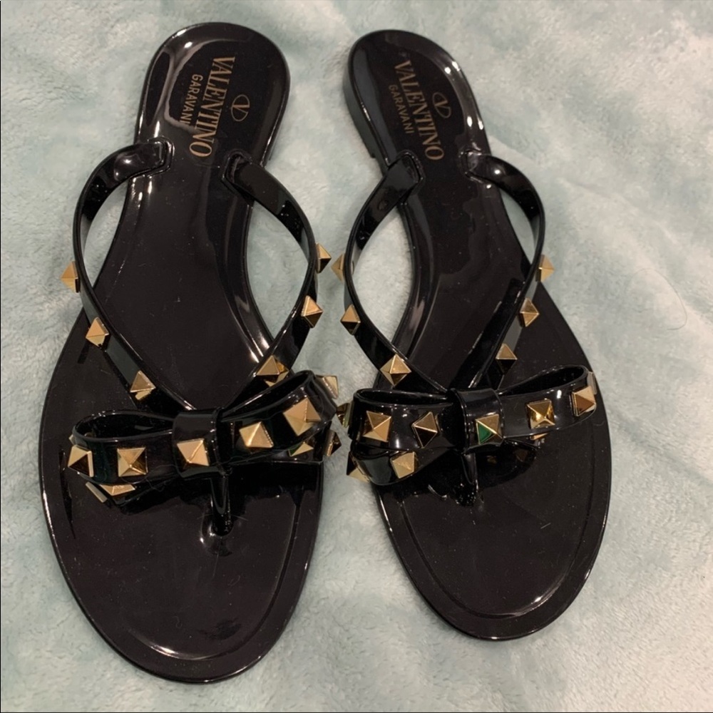 Black Valentino rock studded flip flops size 8 lightly worn